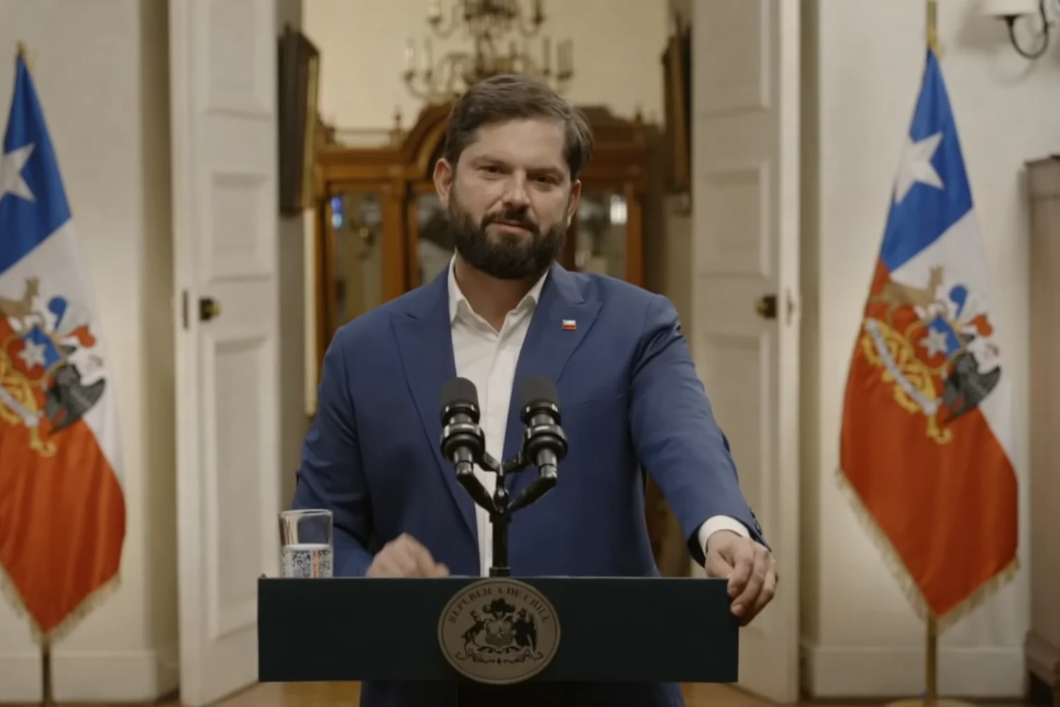 Boric se despide con autocrítica y ofrece colaboración a la administración de Kast